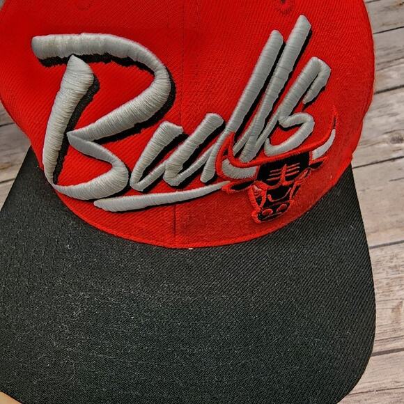 Mitchell & Ness Chicago Bulls heavily embroidered wool blend snap back hat - Picture 4 of 9